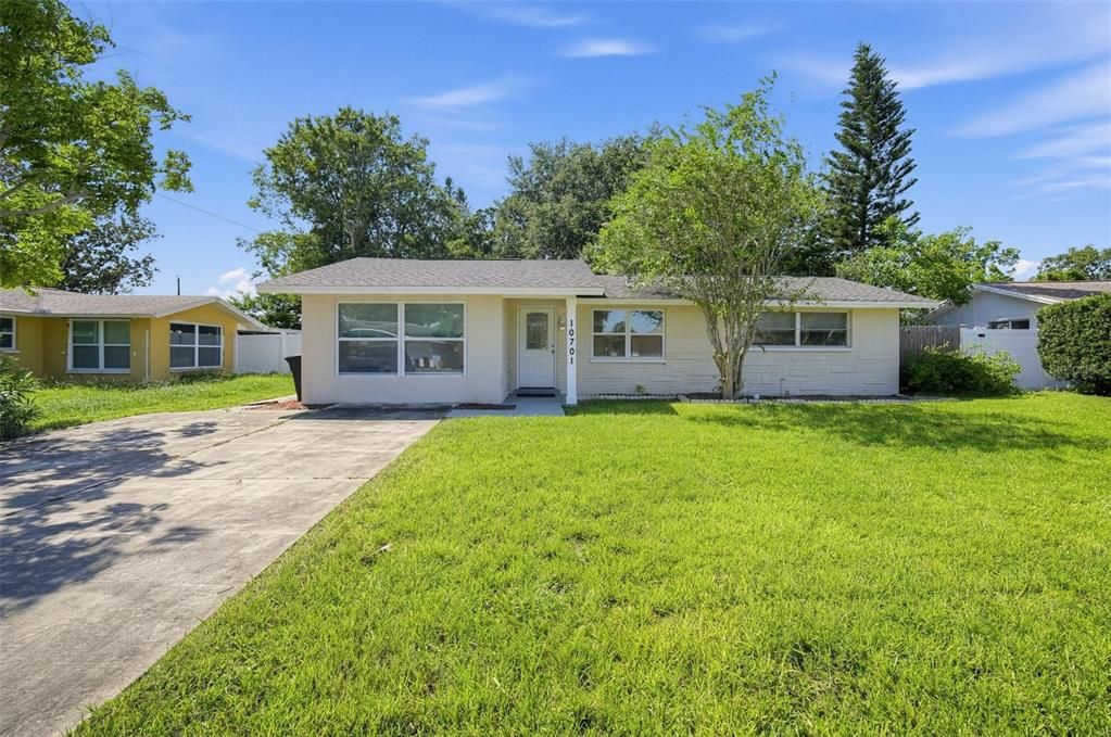 For Sale: $249,900 (3 beds, 2 baths, 1303 Square Feet)