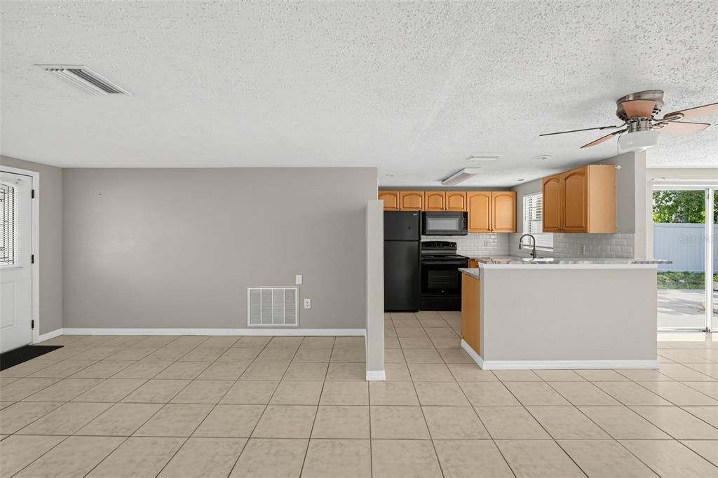 For Sale: $249,900 (3 beds, 2 baths, 1303 Square Feet)