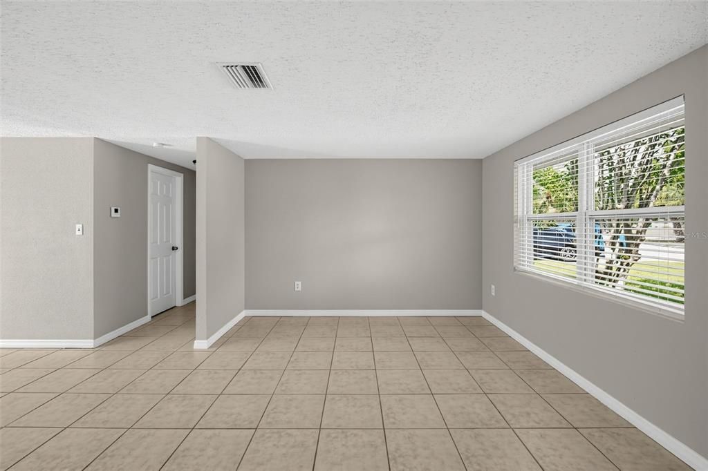 For Sale: $249,900 (3 beds, 2 baths, 1303 Square Feet)
