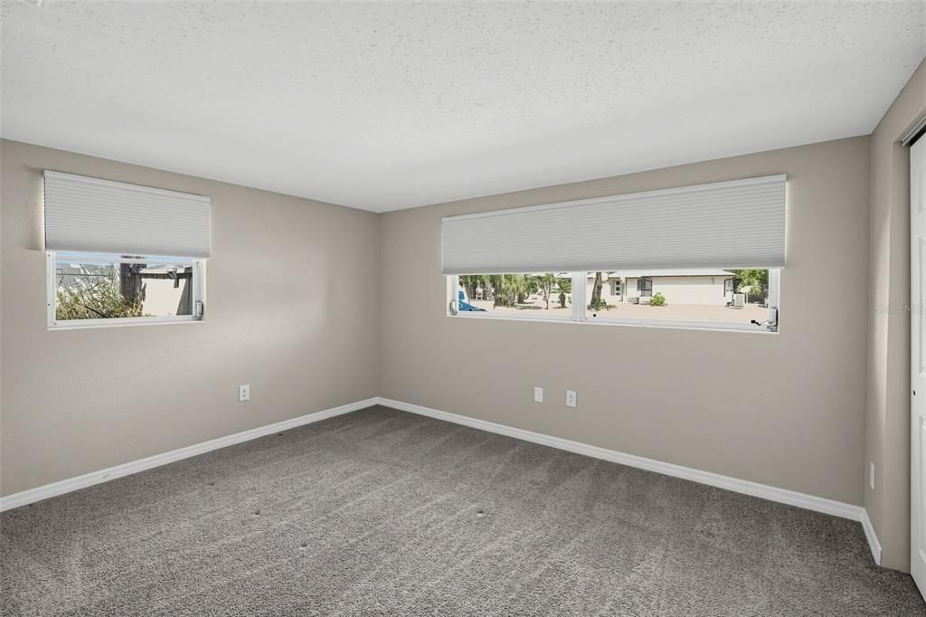 For Sale: $249,900 (3 beds, 2 baths, 1303 Square Feet)