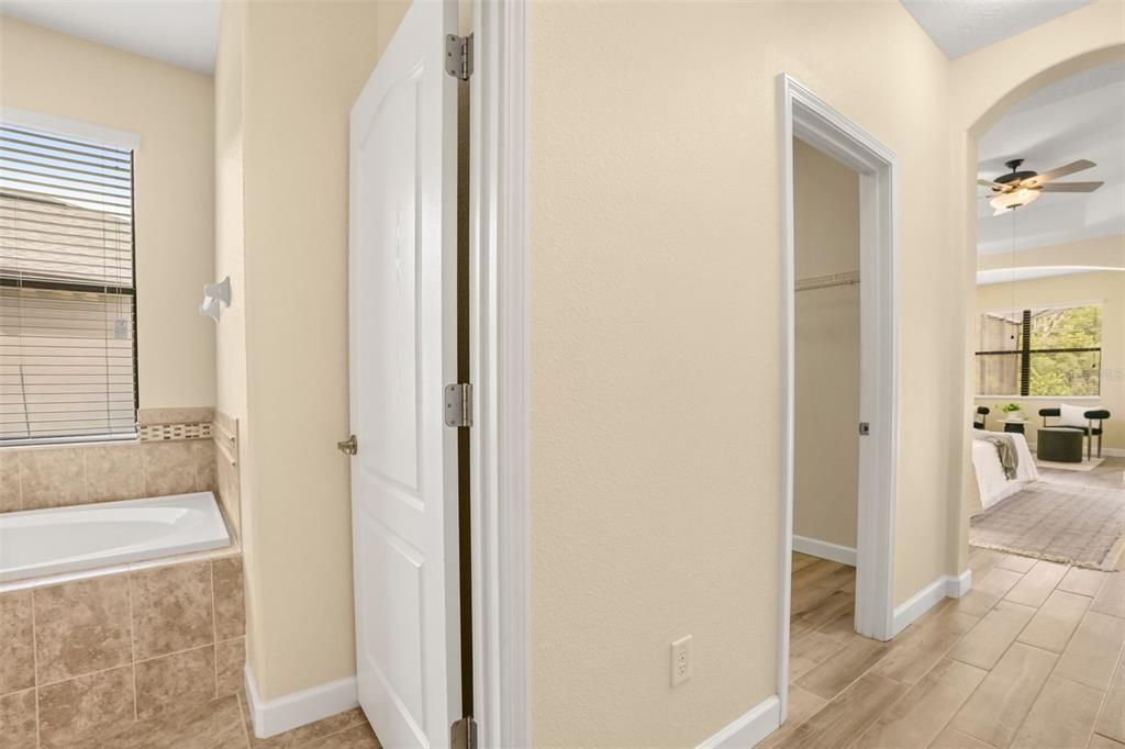 En Venta: $649,990 (5 camas, 3 baños, 2940 Pies cuadrados)