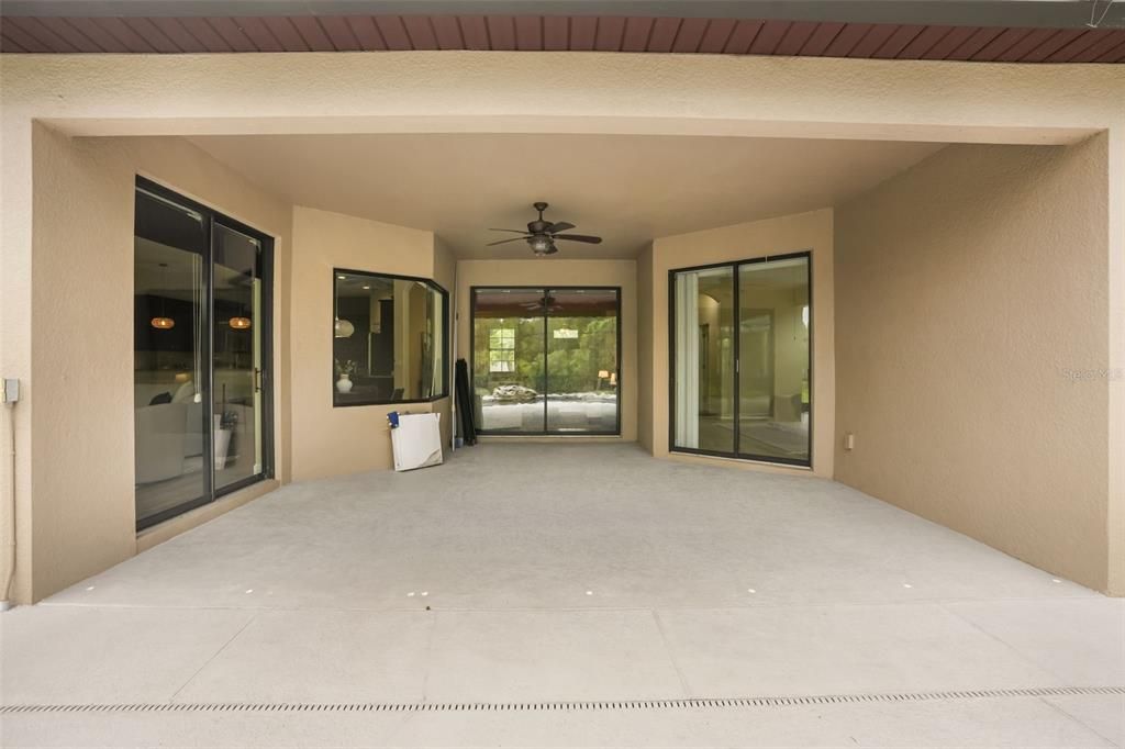 En Venta: $649,990 (5 camas, 3 baños, 2940 Pies cuadrados)