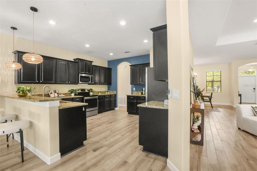 En Venta: $649,990 (5 camas, 3 baños, 2940 Pies cuadrados)