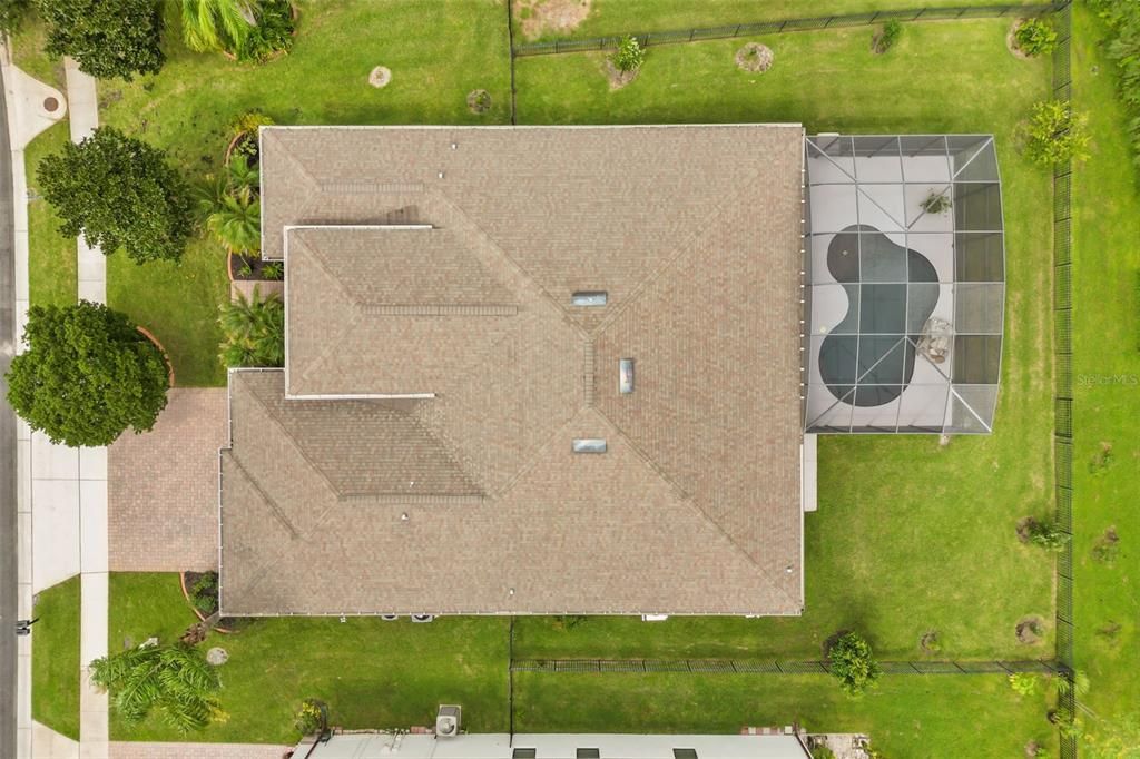 En Venta: $649,990 (5 camas, 3 baños, 2940 Pies cuadrados)