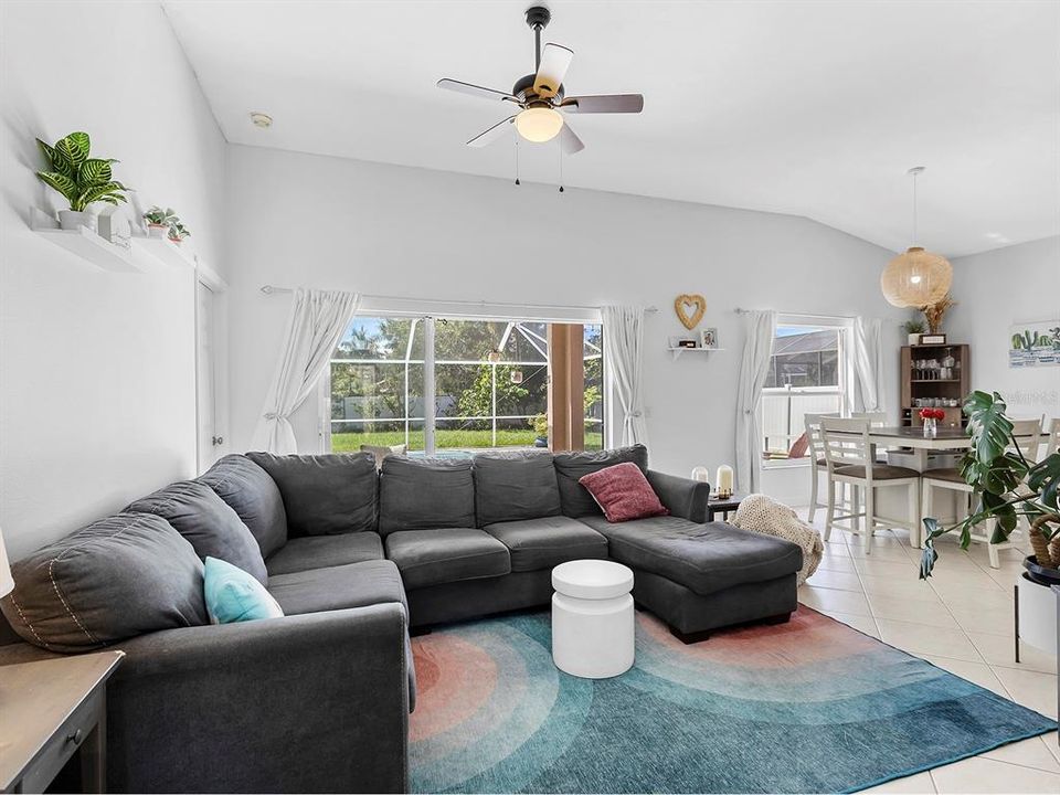 待售: $425,000 (3 贝兹, 2 浴室, 1403 平方英尺)