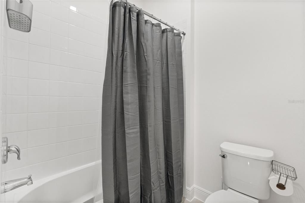 For Rent: $2,800 (4 beds, 2 baths, 1850 Square Feet)