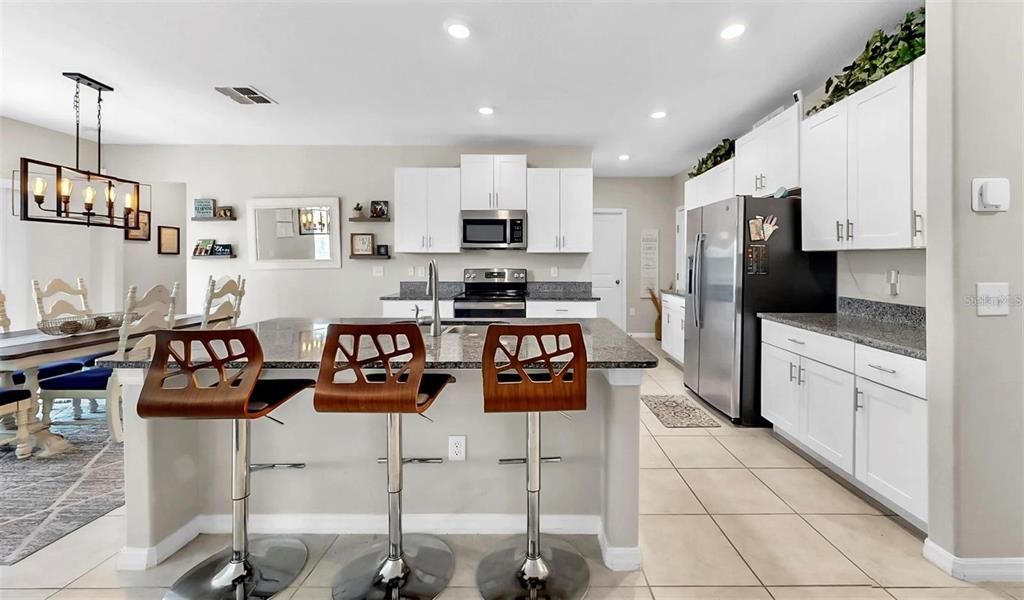 En Venta: $489,900 (6 camas, 3 baños, 3130 Pies cuadrados)
