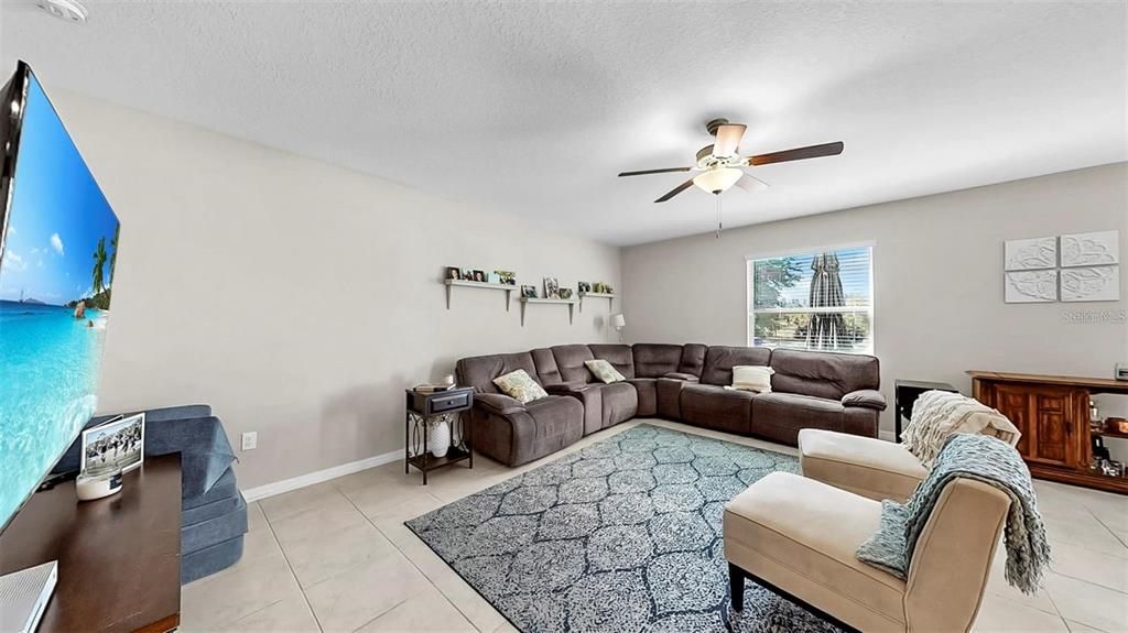 En Venta: $489,900 (6 camas, 3 baños, 3130 Pies cuadrados)