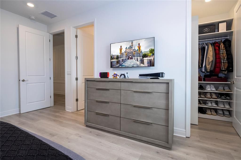 For Sale: $1,290,000 (5 beds, 3 baths, 3115 Square Feet)