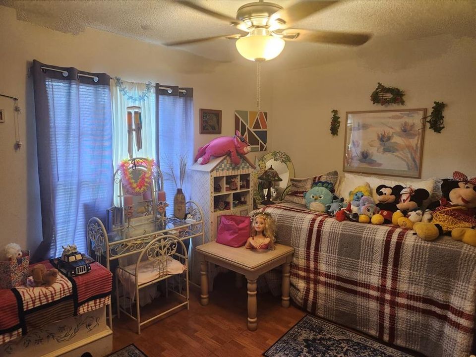 For Sale: $370,000 (4 beds, 2 baths, 2127 Square Feet)