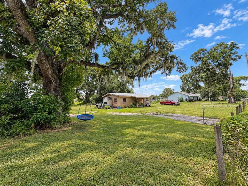For Sale: $285,000 (2 beds, 1 baths, 768 Square Feet)