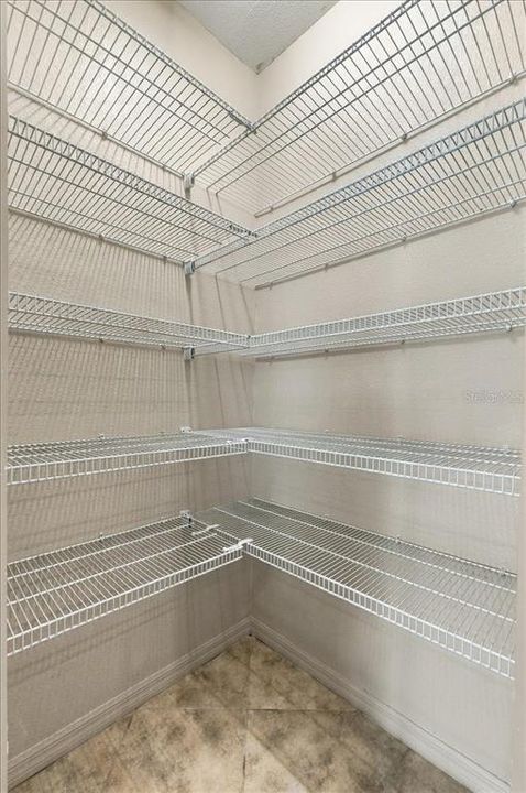 待售: $382,900 (5 贝兹, 3 浴室, 2693 平方英尺)