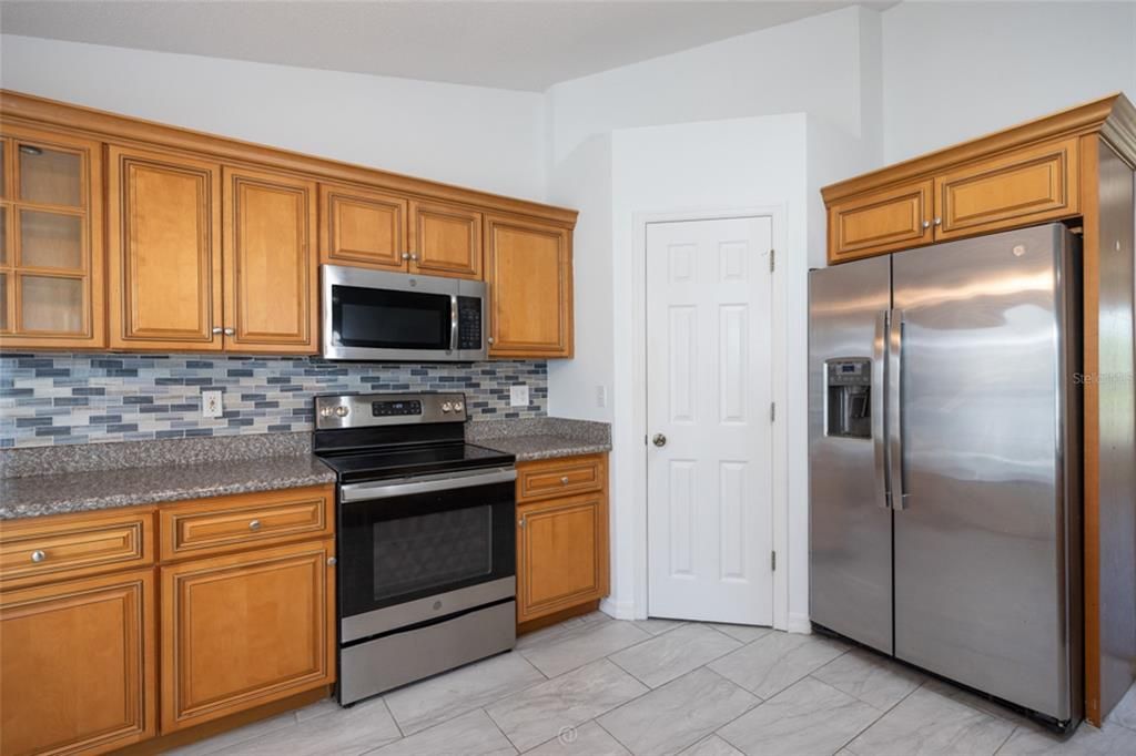 For Sale: $460,000 (3 beds, 2 baths, 1765 Square Feet)