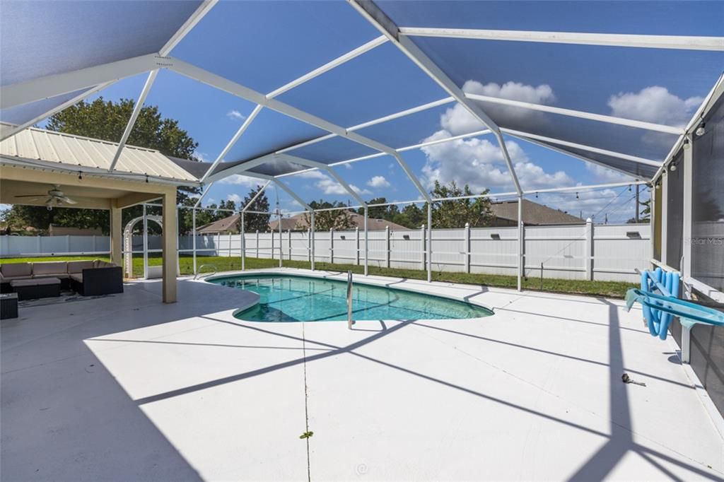 For Sale: $460,000 (3 beds, 2 baths, 1765 Square Feet)