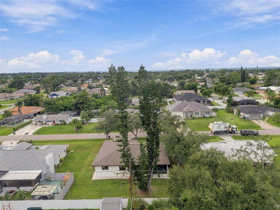 На продажу: $325,000 (2 спален, 2 ванн, 1272 Квадратных фут)