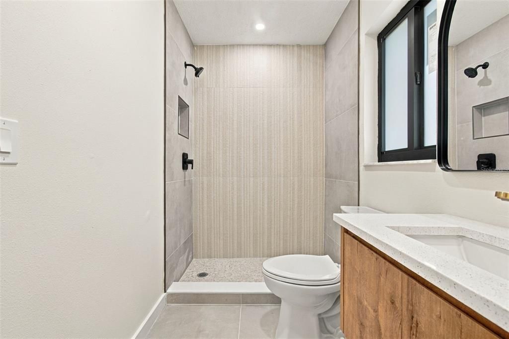 На продажу: $325,000 (2 спален, 2 ванн, 1272 Квадратных фут)