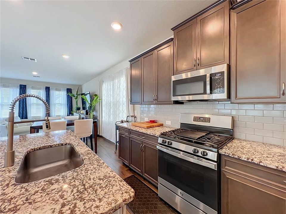 Activo con contrato: $638,000 (3 camas, 2 baños, 1650 Pies cuadrados)