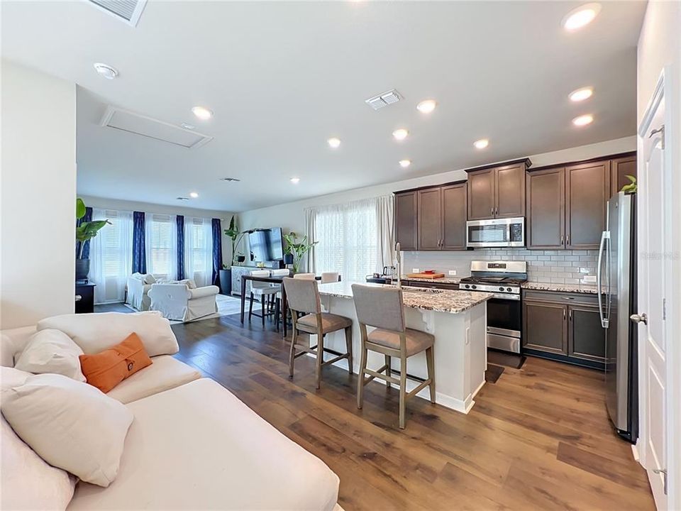 Activo con contrato: $638,000 (3 camas, 2 baños, 1650 Pies cuadrados)