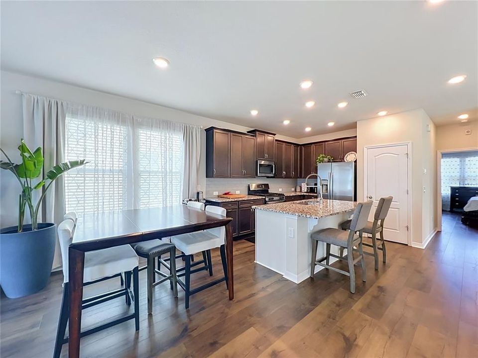 Activo con contrato: $638,000 (3 camas, 2 baños, 1650 Pies cuadrados)