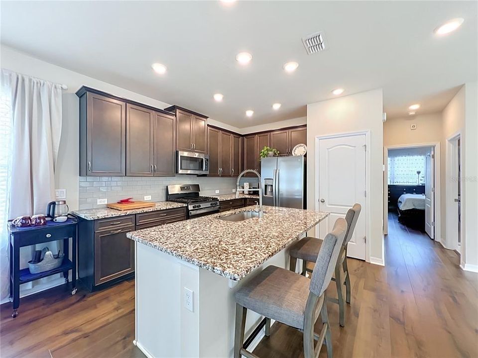 Activo con contrato: $638,000 (3 camas, 2 baños, 1650 Pies cuadrados)