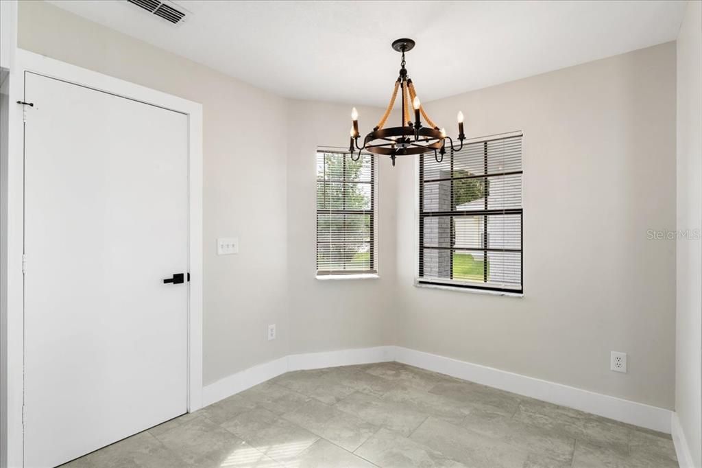 For Sale: $364,900 (3 beds, 2 baths, 1341 Square Feet)