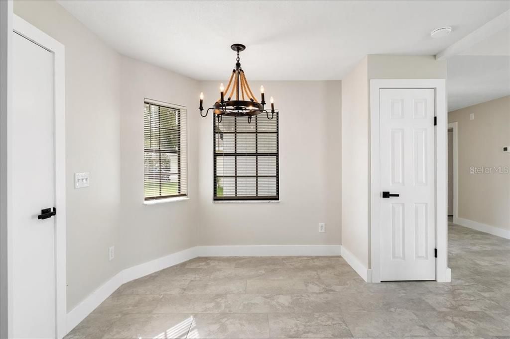 For Sale: $364,900 (3 beds, 2 baths, 1341 Square Feet)