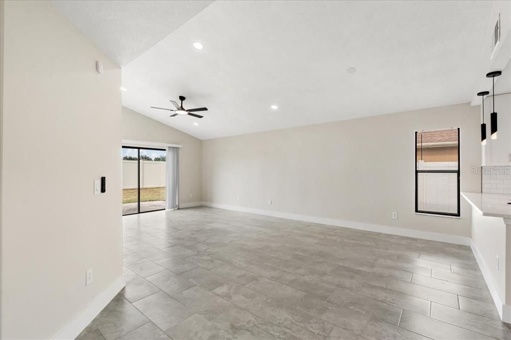 For Sale: $364,900 (3 beds, 2 baths, 1341 Square Feet)