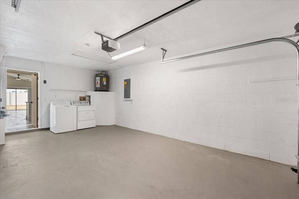 For Sale: $364,900 (3 beds, 2 baths, 1341 Square Feet)