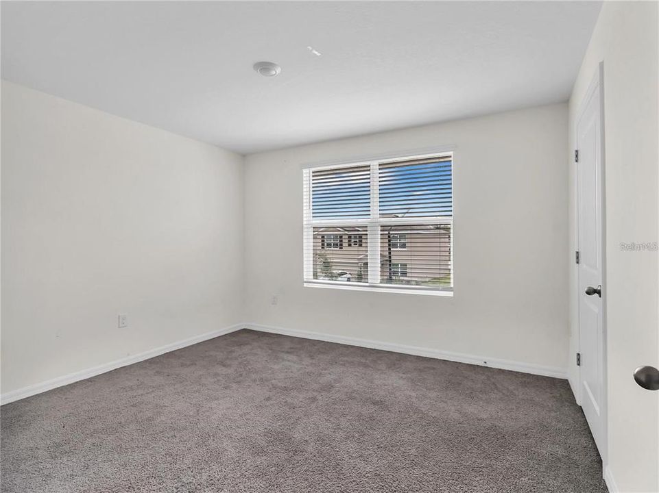 For Rent: $2,600 (5 beds, 3 baths, 2674 Square Feet)