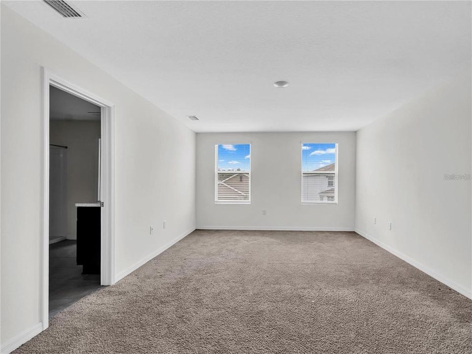 For Rent: $2,600 (5 beds, 3 baths, 2674 Square Feet)