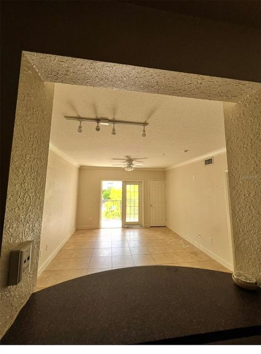 В аренду: $1,450 (1 спален, 1 ванн, 744 Квадратных фут)