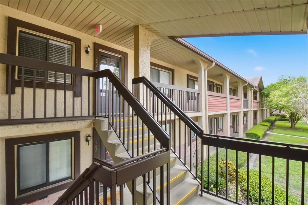 For Sale: $225,000 (2 beds, 2 baths, 1055 Square Feet)