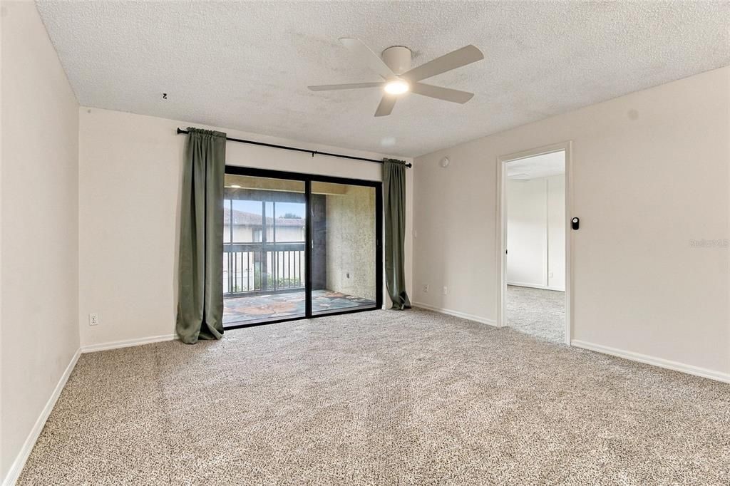 For Sale: $225,000 (2 beds, 2 baths, 1055 Square Feet)