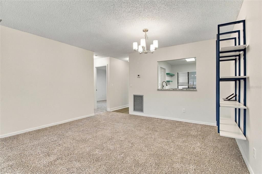 For Sale: $225,000 (2 beds, 2 baths, 1055 Square Feet)