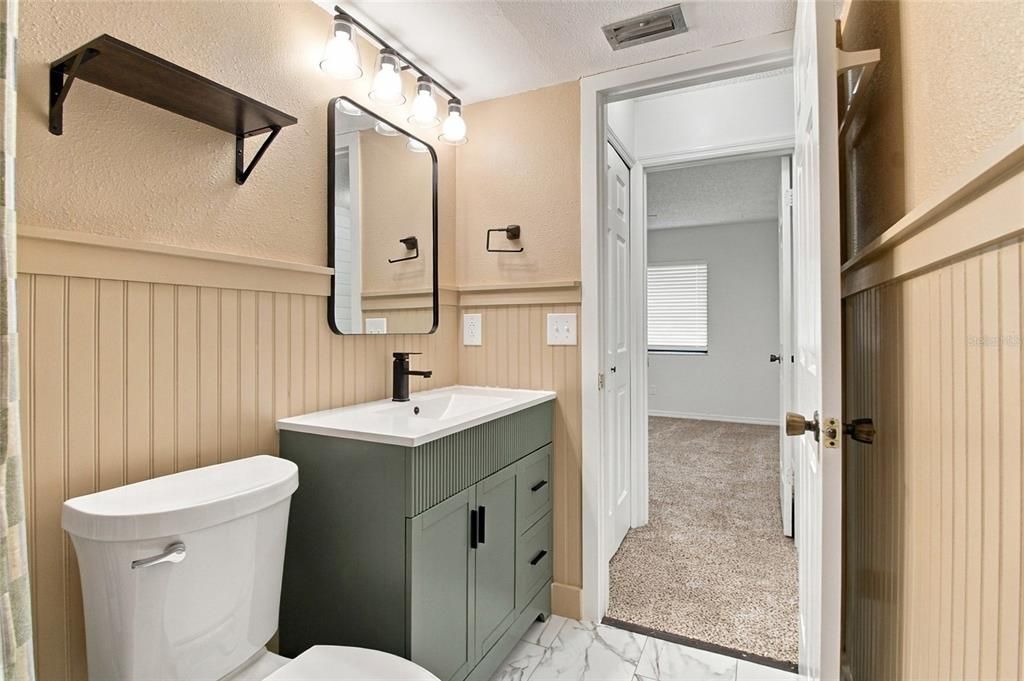 For Sale: $225,000 (2 beds, 2 baths, 1055 Square Feet)