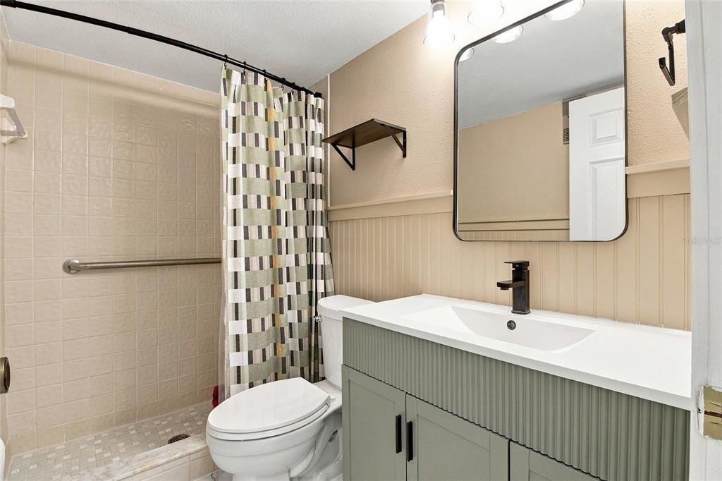For Sale: $225,000 (2 beds, 2 baths, 1055 Square Feet)