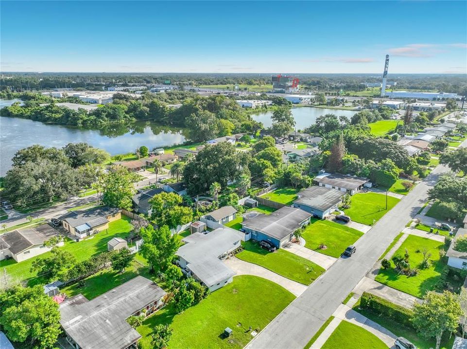 En Venta: $364,900 (4 camas, 2 baños, 1388 Pies cuadrados)