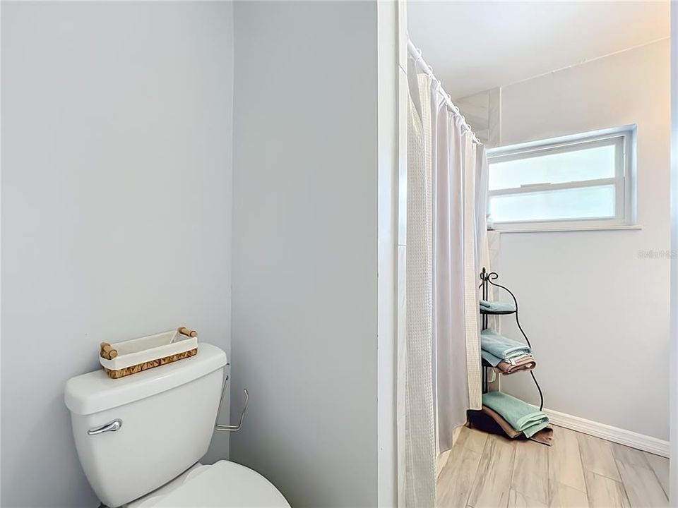 En Venta: $364,900 (4 camas, 2 baños, 1388 Pies cuadrados)