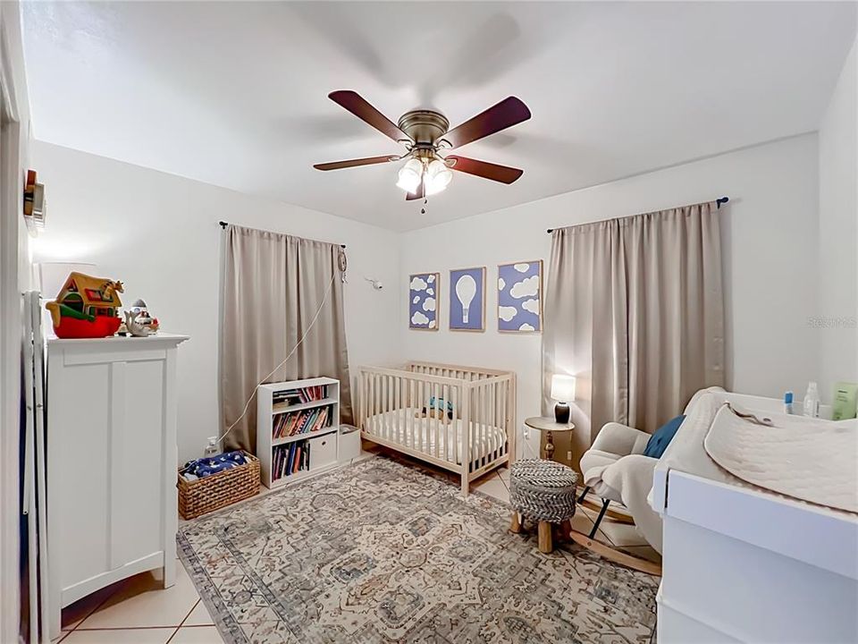 En Venta: $364,900 (4 camas, 2 baños, 1388 Pies cuadrados)
