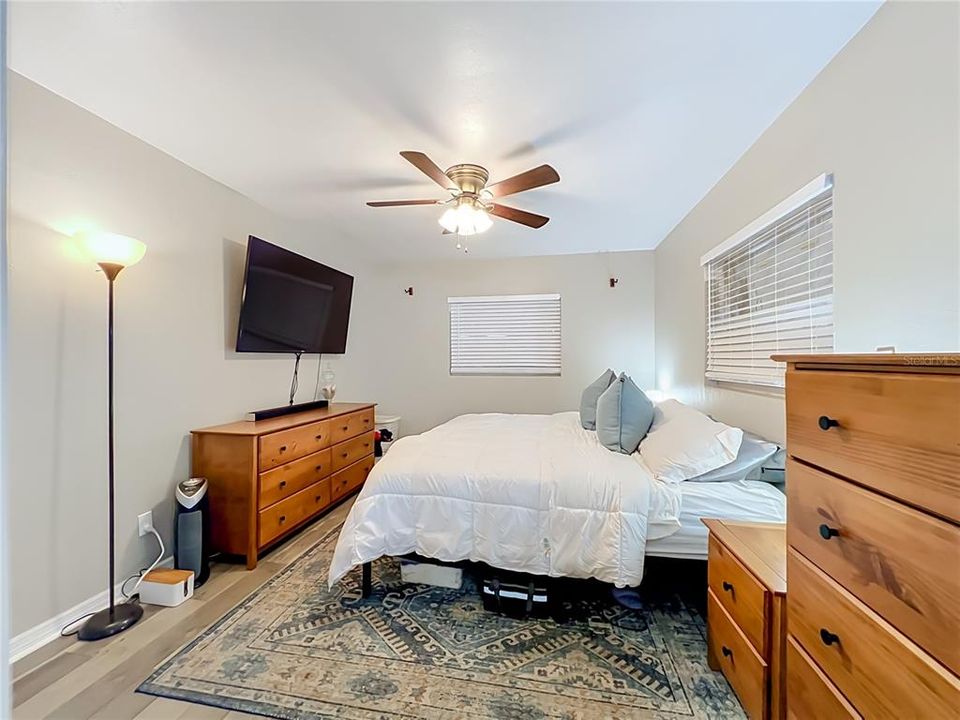 En Venta: $364,900 (4 camas, 2 baños, 1388 Pies cuadrados)