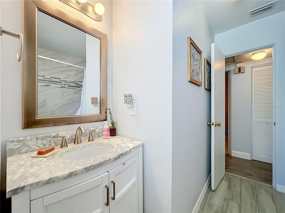En Venta: $364,900 (4 camas, 2 baños, 1388 Pies cuadrados)