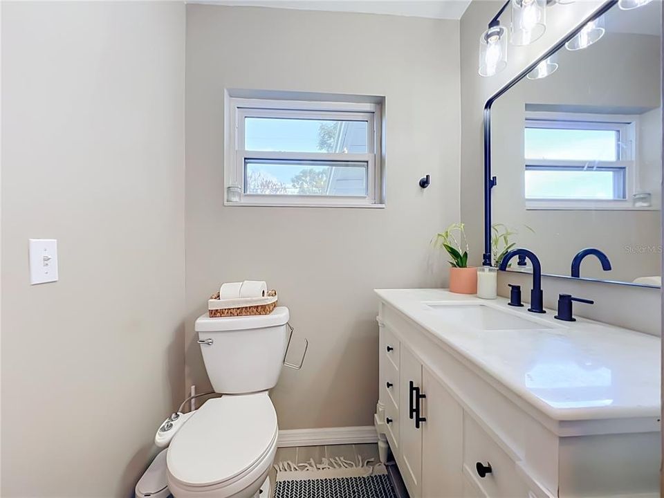 En Venta: $364,900 (4 camas, 2 baños, 1388 Pies cuadrados)