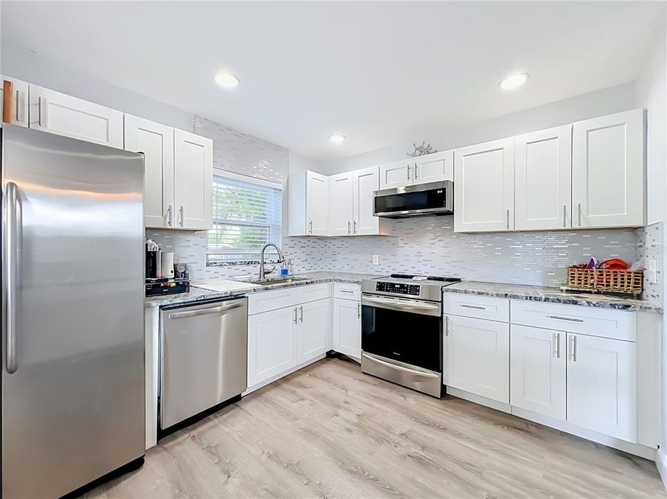 En Venta: $364,900 (4 camas, 2 baños, 1388 Pies cuadrados)