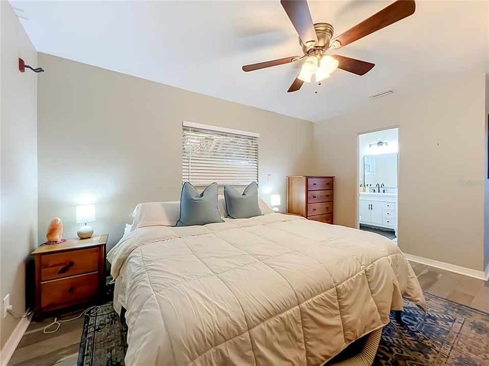 En Venta: $364,900 (4 camas, 2 baños, 1388 Pies cuadrados)