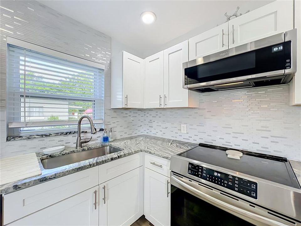 En Venta: $364,900 (4 camas, 2 baños, 1388 Pies cuadrados)