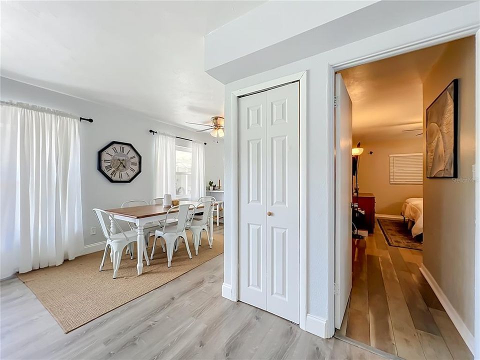 En Venta: $364,900 (4 camas, 2 baños, 1388 Pies cuadrados)