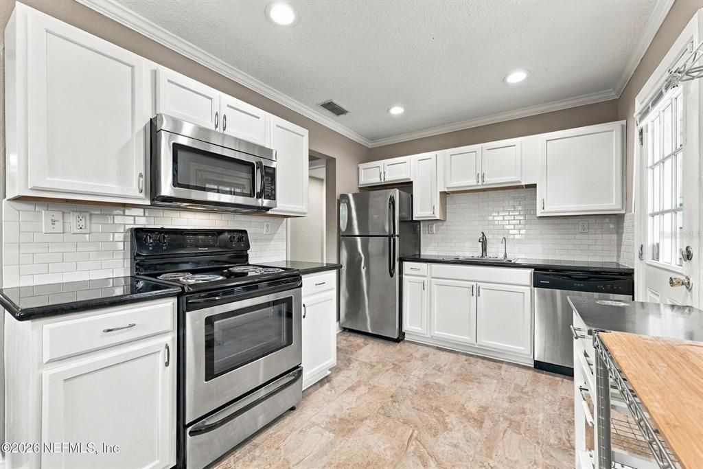 En Venta: $199,900 (3 camas, 2 baños, 1032 Pies cuadrados)
