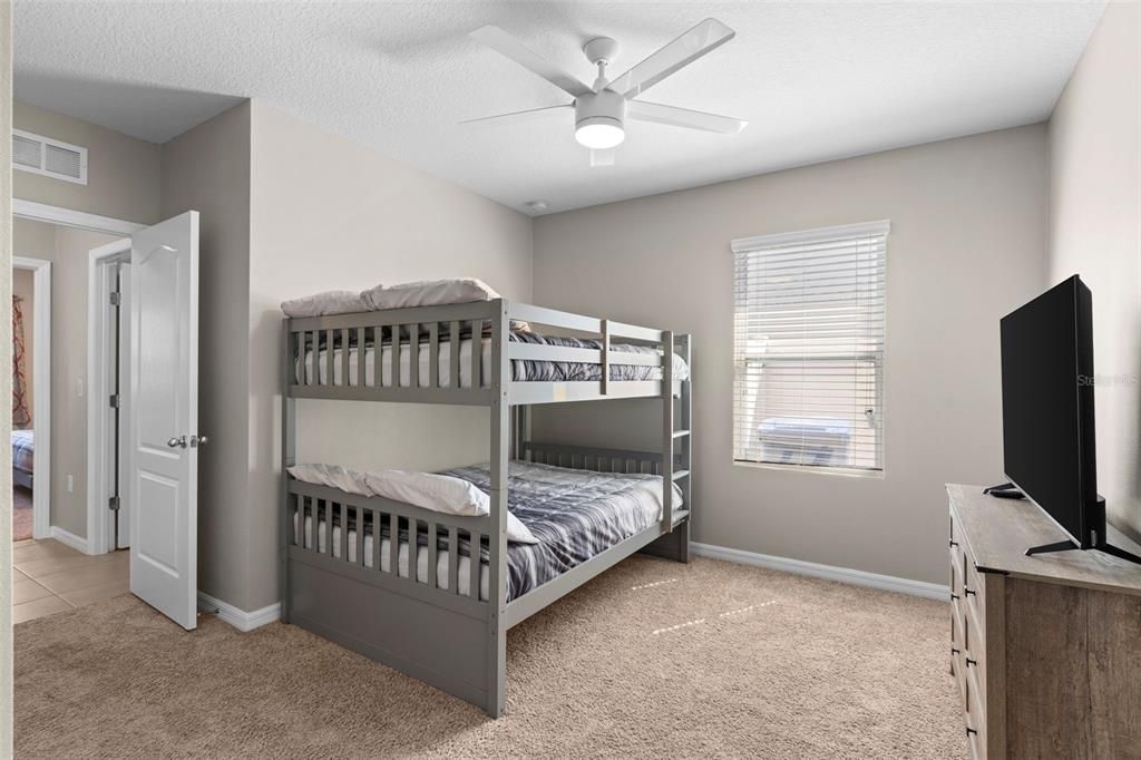 For Rent: $3,200 (4 beds, 2 baths, 2368 Square Feet)
