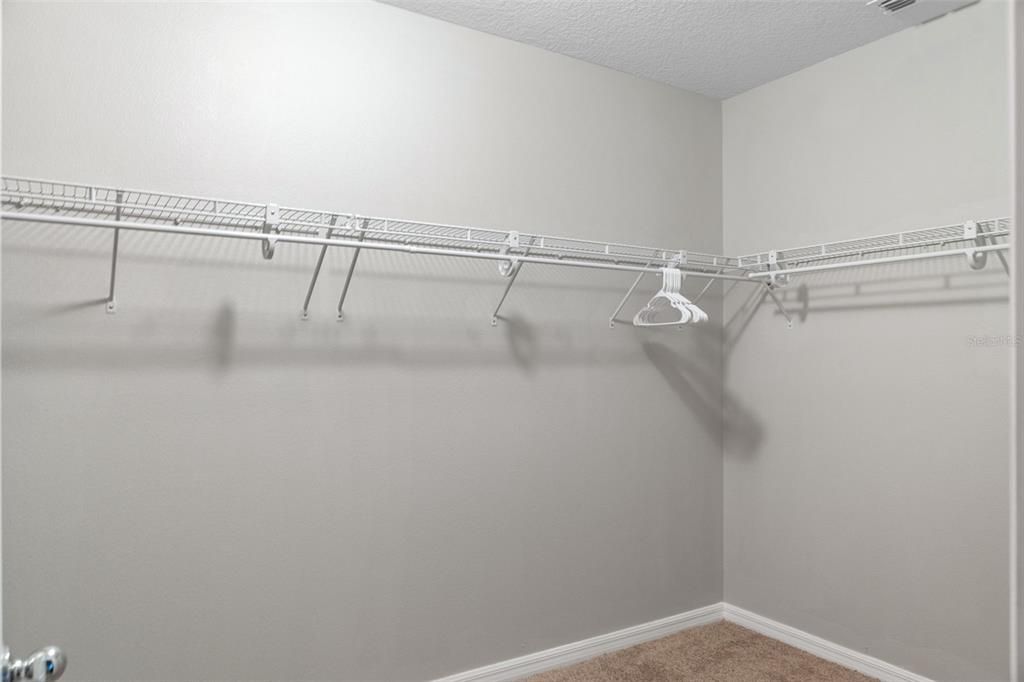 For Rent: $3,200 (4 beds, 2 baths, 2368 Square Feet)