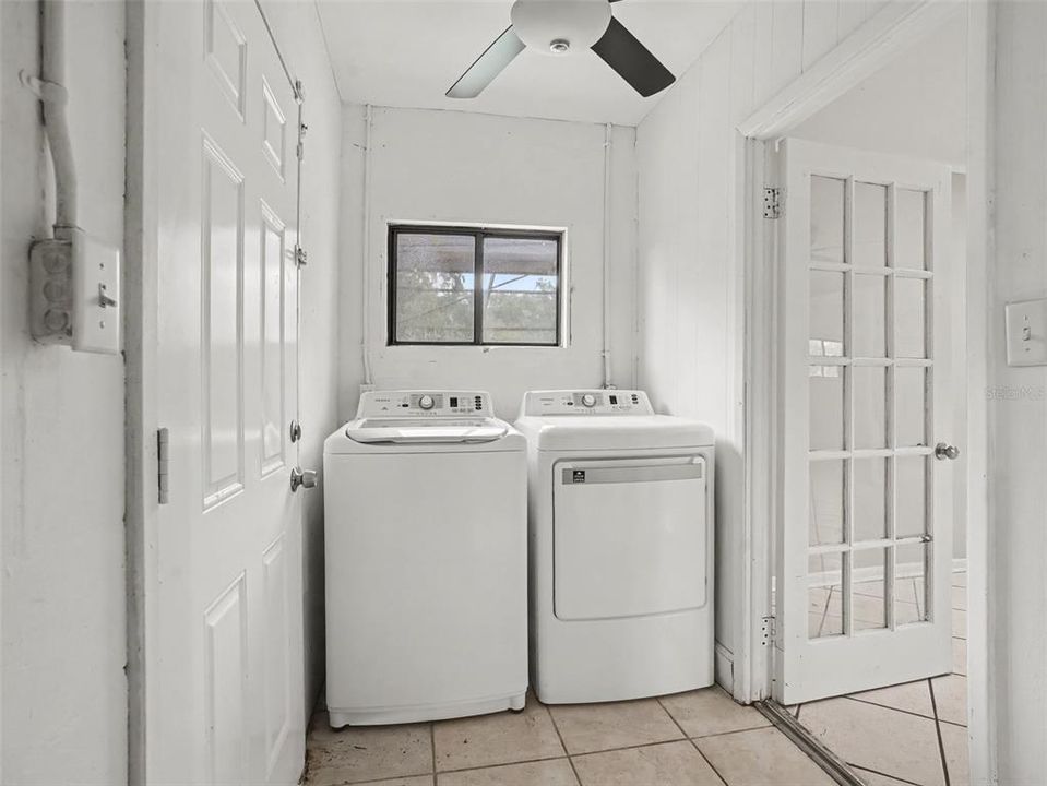 На продажу: $395,000 (3 спален, 2 ванн, 2401 Квадратных фут)